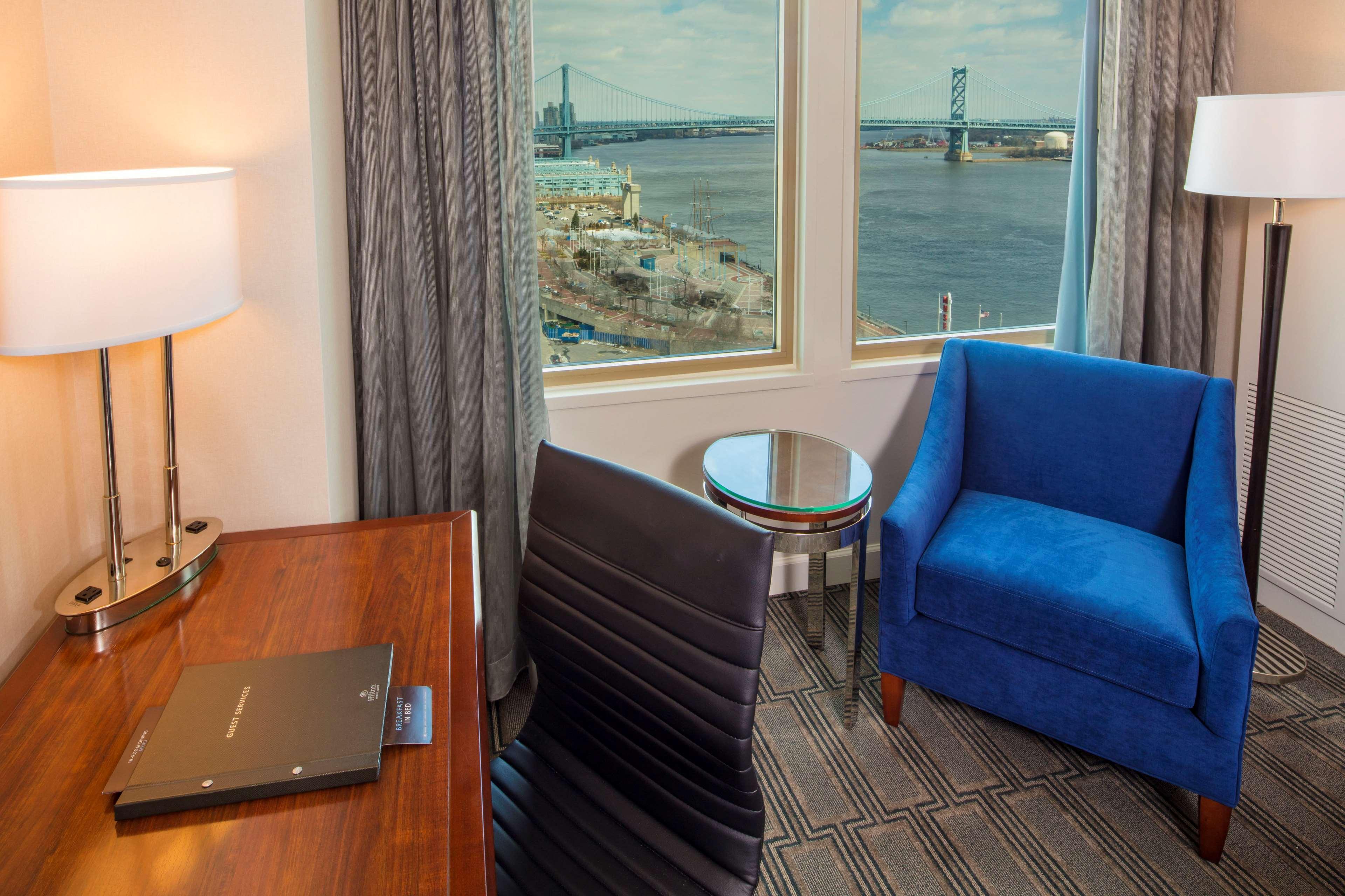 Hotel Hilton At Penn's Landing 4*